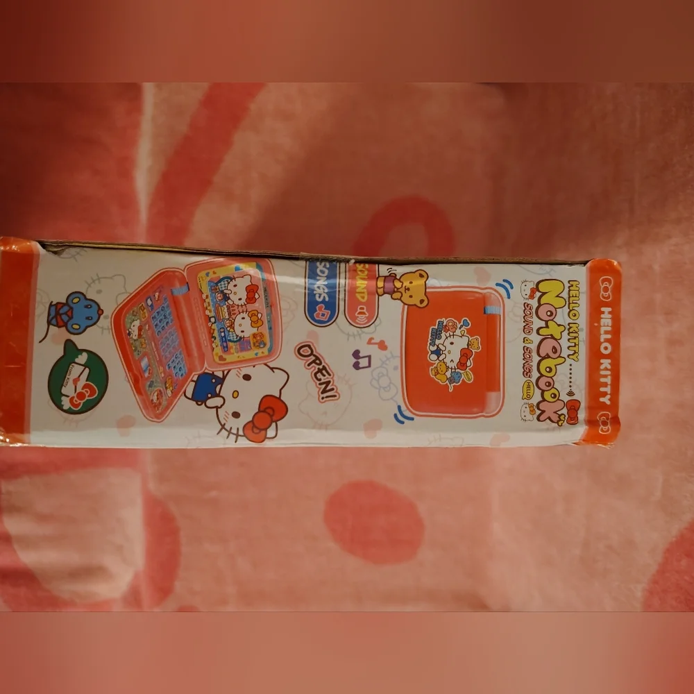 EXCLUSIVE - Hello Kitty Officially Licensed Toy Laptop - Picture 12 of 13